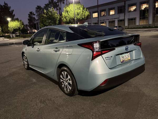 2019 Toyota Prius LE 5dr Front-wheel Drive Hatchback CVT — photo 6