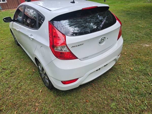 2015 Hyundai Accent Sport 4dr Hatchback Automatic — photo 5
