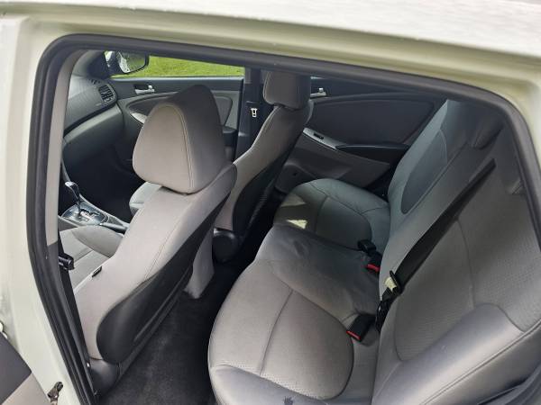 2015 Hyundai Accent Sport 4dr Hatchback Automatic — photo 7