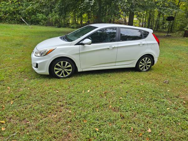 2015 Hyundai Accent Sport 4dr Hatchback Automatic — photo 4