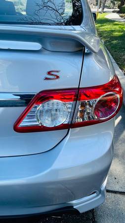 2011 Toyota Corolla S 4dr Sedan Manual — photo 5