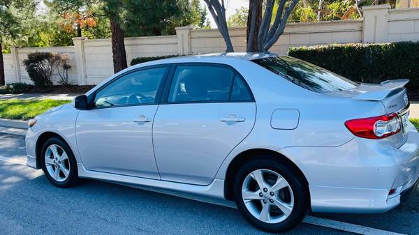 2011 Toyota Corolla S 4dr Sedan Manual — photo 2