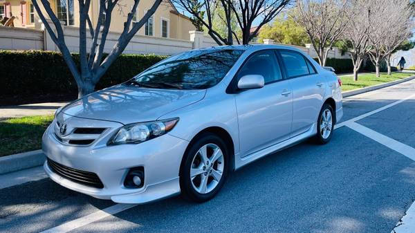 2011 Toyota Corolla S 4dr Sedan Manual — photo 3