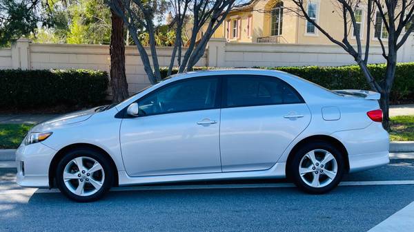 2011 Toyota Corolla S 4dr Sedan Manual — photo 4