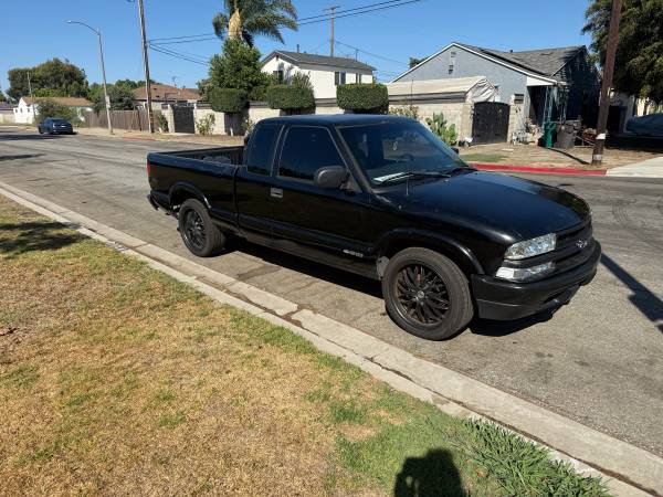 1999 Chevrolet S10 — photo 1