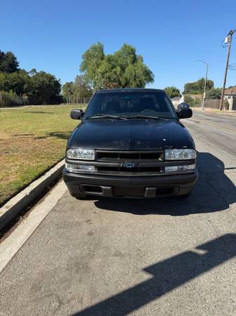 1999 Chevrolet S10 — photo 2