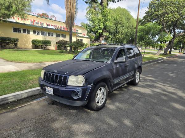 2005 Jeep Grand Cherokee Laredo 4dr 4x4 Automatic — photo 3