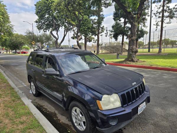 2005 Jeep Grand Cherokee Laredo 4dr 4x4 Automatic — photo 2