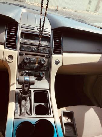 2010 Ford Taurus SE 4dr Front-wheel Drive Sedan Automatic — photo 9