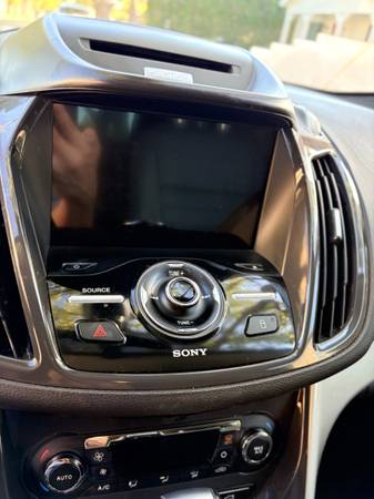 2016 Ford C-Max Energi SEL — photo 7