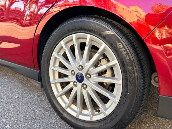 2016 Ford C-Max Energi SEL — photo 6