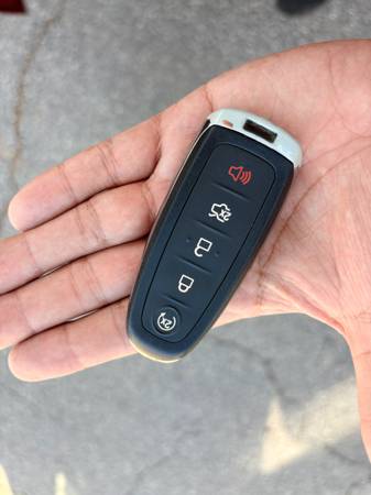 2016 Ford C-Max Energi SEL — photo 3