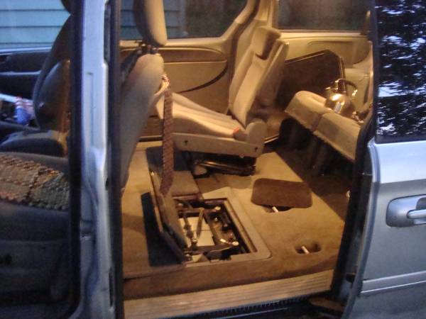 2006 Dodge Grand Caravan SXT Front-wheel Drive Passenger Van Automatic — photo 6