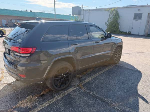 2017 Jeep Grand Cherokee SRT 4dr 4x4 Automatic — photo 2