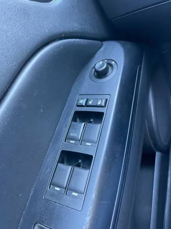 2014 Jeep Compass Sport 4dr 4x4 CVT — photo 9