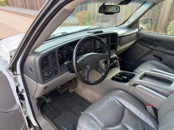 2004 Chevrolet Tahoe LT 4x2 Automatic — photo 5