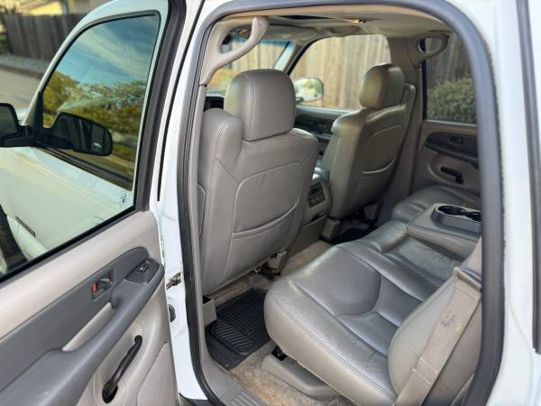 2004 Chevrolet Tahoe LT 4x2 Automatic — photo 8