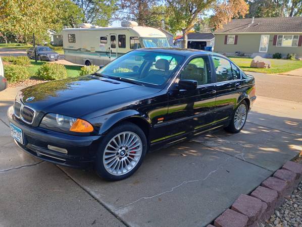 2001 BMW 330xi — photo 1