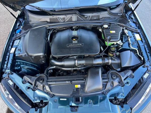 2015 Jaguar XF 2.0T Premium — photo 9