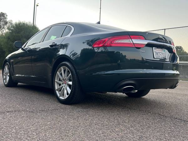 2015 Jaguar XF 2.0T Premium — photo 2