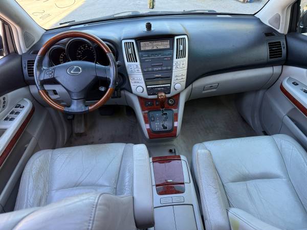 2004 Lexus RX 330 Base All-wheel Drive Automatic — photo 9