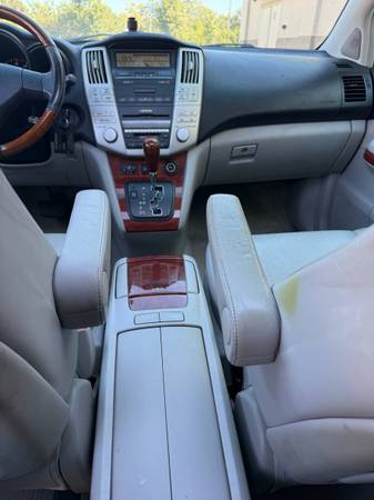 2004 Lexus RX 330 Base All-wheel Drive Automatic — photo 11