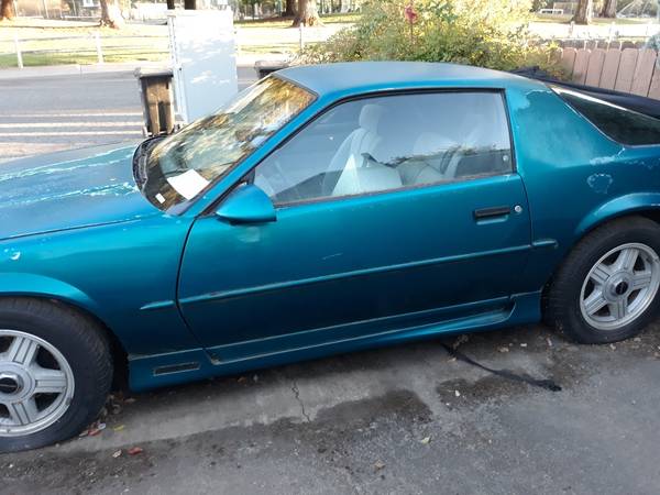 1991 Chevrolet Camaro RS 2dr Hatchback — photo 1