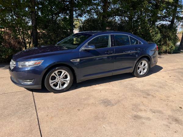 2016 Ford Taurus SEL 4dr All-wheel Drive Sedan Automatic — photo 4