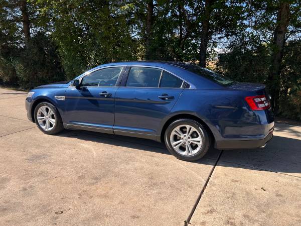 2016 Ford Taurus SEL 4dr All-wheel Drive Sedan Automatic — photo 8