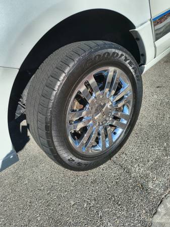 2009 Lincoln Navigator L Base 4dr 4x2 Automatic — photo 6