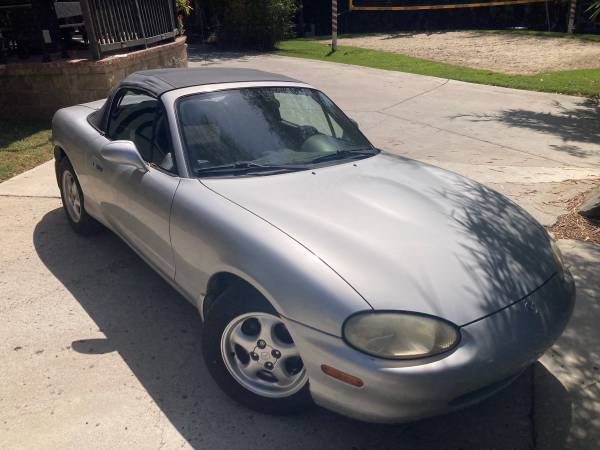 1999 Mazda MX 5 Miata Base 2dr Convertible Manual — photo 1