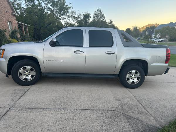 2007 Chevrolet Avalanche 1500 LS 4x4 Automatic — photo 1
