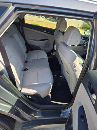 2017 Hyundai Tucson SE — photo 6