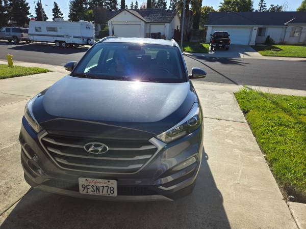 2017 Hyundai Tucson SE — photo 1