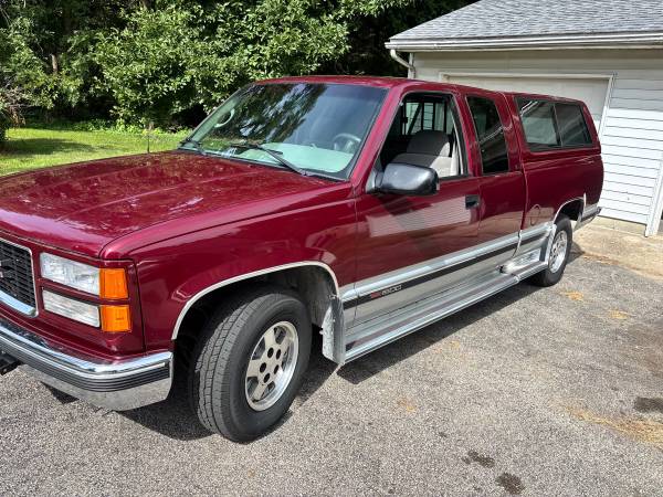 1995 GMC C1500 Rustfree — photo 1