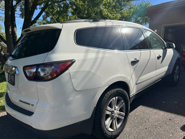 2013 Chevrolet Traverse LS All-wheel Drive Automatic — photo 2