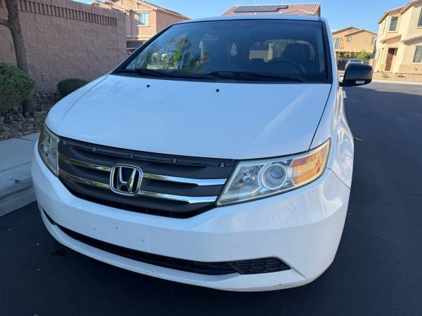 2012 Honda Odyssey EX — photo 2