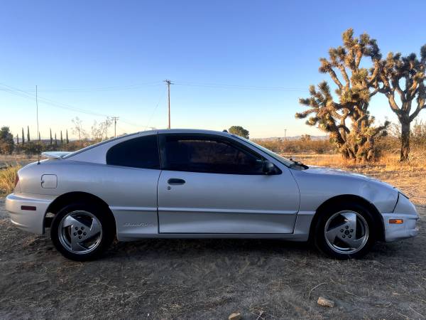 2003 Pontiac Sunfire Base 2dr Coupe Manual — photo 1