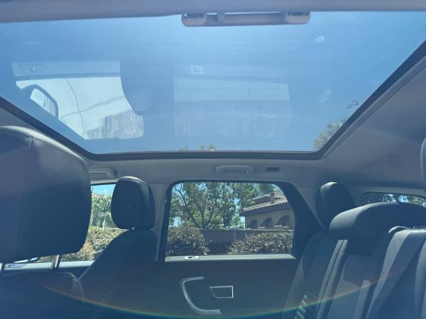 2017 Land Rover Discovery Sport SE — photo 9