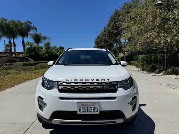2017 Land Rover Discovery Sport SE — photo 2