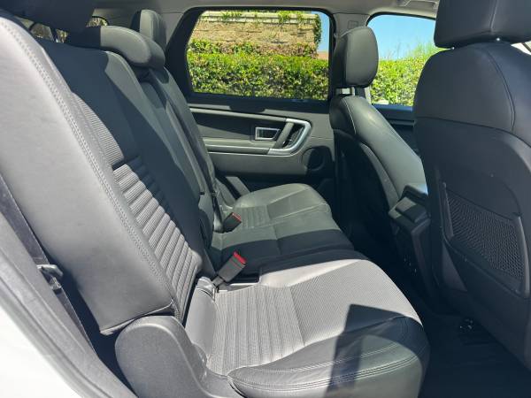 2017 Land Rover Discovery Sport SE — photo 7