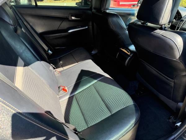 2013 Toyota Camry SE 4dr Sedan Automatic — photo 10