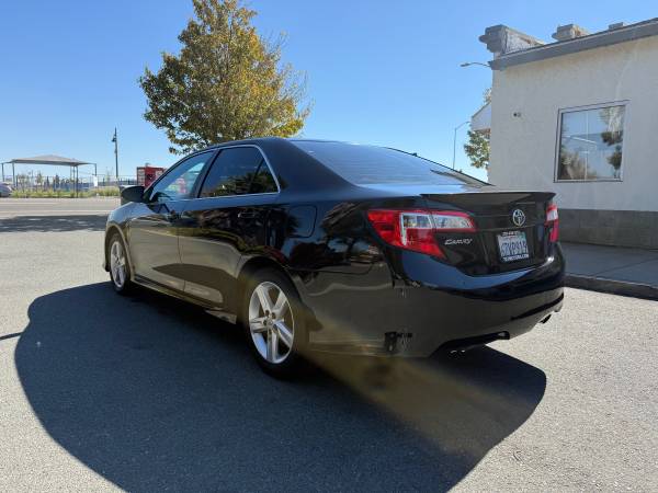 2013 Toyota Camry SE 4dr Sedan Automatic — photo 5