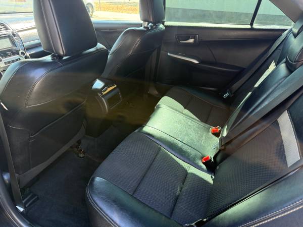 2013 Toyota Camry SE 4dr Sedan Automatic — photo 9