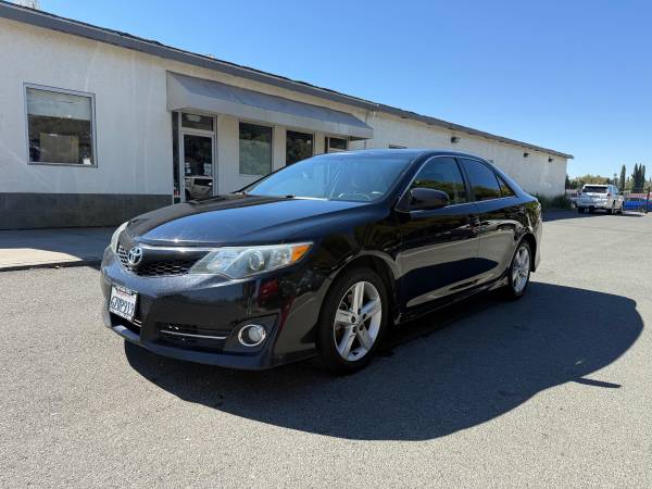 2013 Toyota Camry SE 4dr Sedan Automatic — photo 1