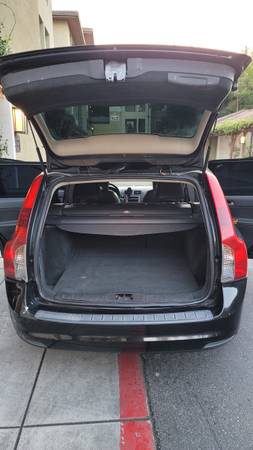 2009 Volvo V50 2.4i 4dr Front-wheel Drive Wagon Automatic — photo 8