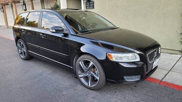 2009 Volvo V50 2.4i 4dr Front-wheel Drive Wagon Automatic — photo 1