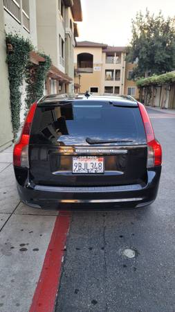 2009 Volvo V50 2.4i 4dr Front-wheel Drive Wagon Automatic — photo 3
