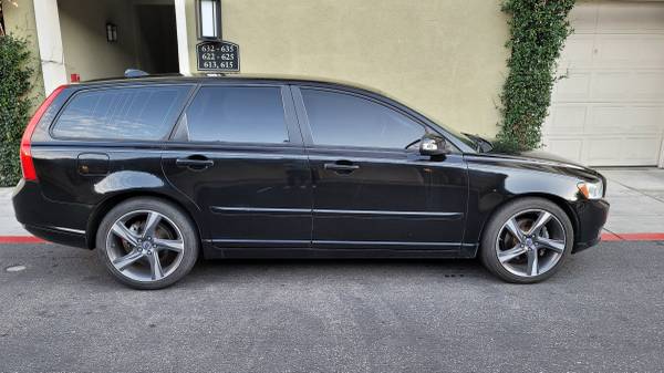 2009 Volvo V50 2.4i 4dr Front-wheel Drive Wagon Automatic — photo 5