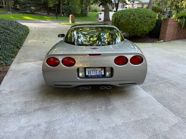 2000 Chevrolet Corvette Base 2dr Coupe Manual — photo 2